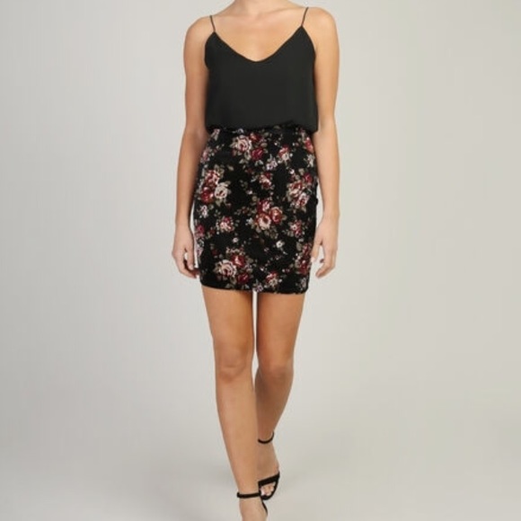 Brand New Kismet Dress With Printed Stretch Skirt - Picture 1 of 12